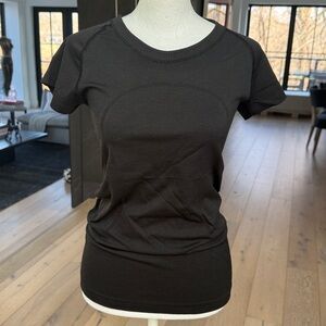 Swiftly Tech Short-Sleeve Shirt